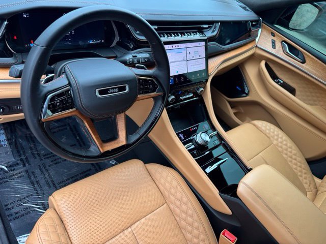 Used 2022 Jeep Grand Cherokee Summit AWD/4WD image 18