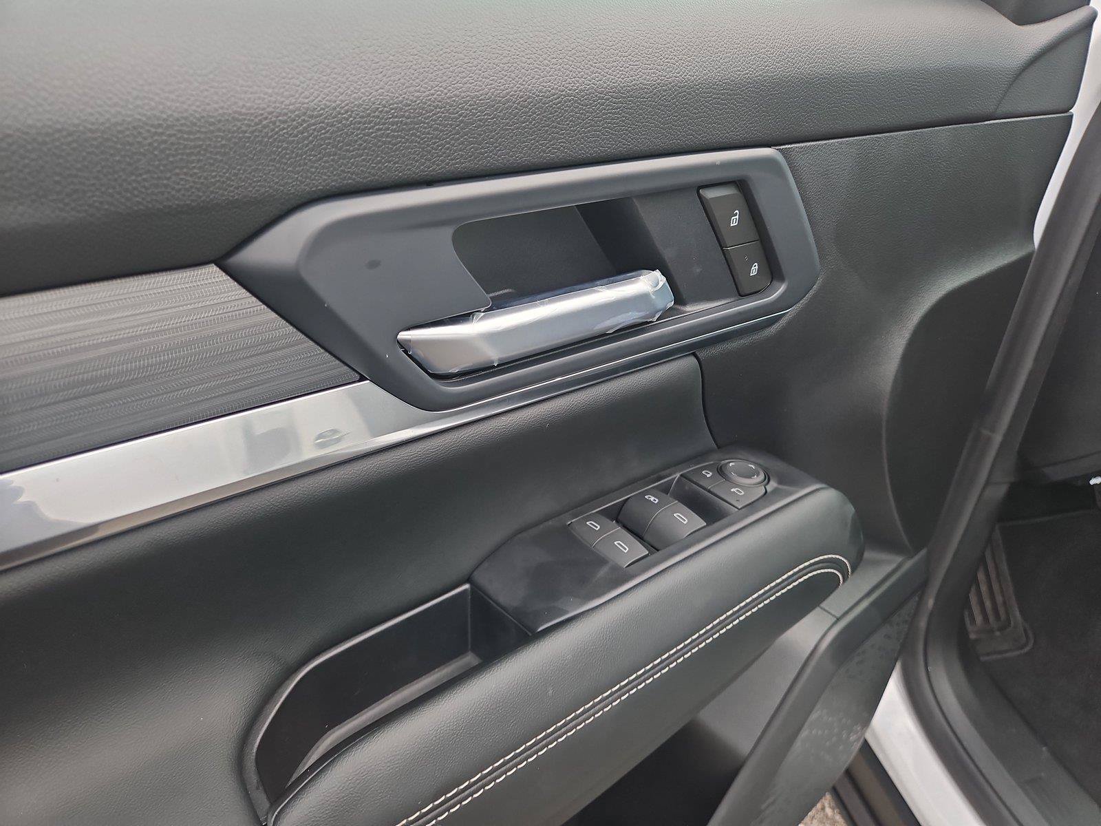 New 2027 GMC Terrain Elevation FWD image 21