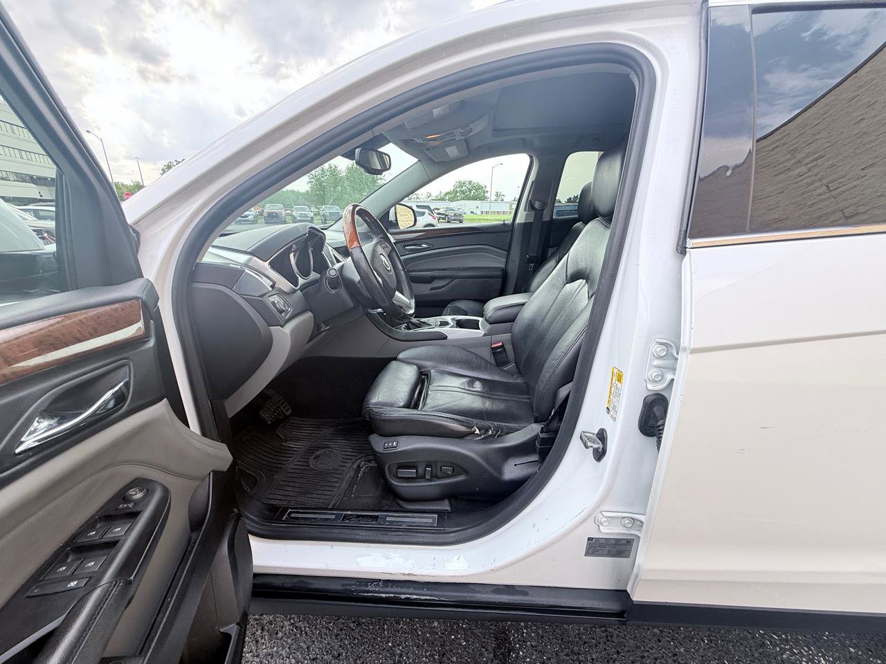 Used 2011 Cadillac SRX Premium FWD image 10