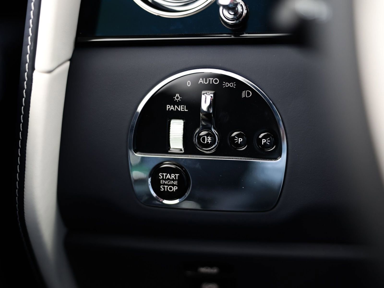 New 2026 Rolls-Royce Cullinan AWD/4WD image 39