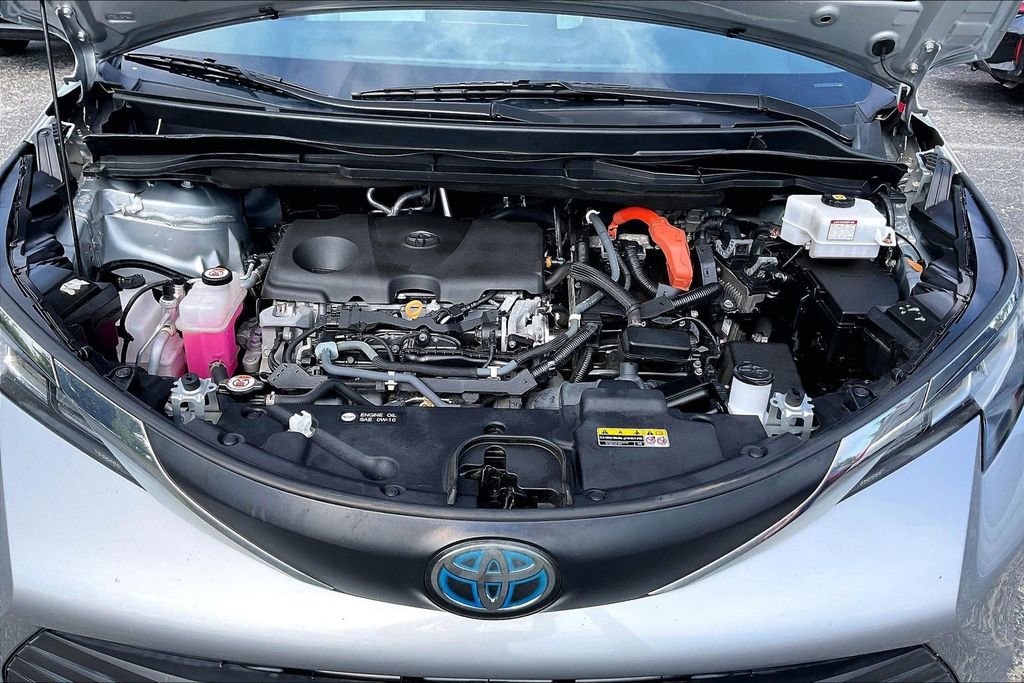 Used 2021 Toyota Sienna LE w/ LE Plus Package AWD/4WD image 28