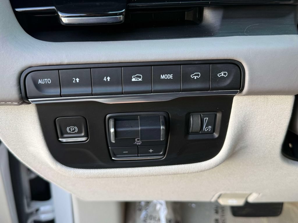 Used 2023 Cadillac Escalade Sport Platinum AWD/4WD image 32