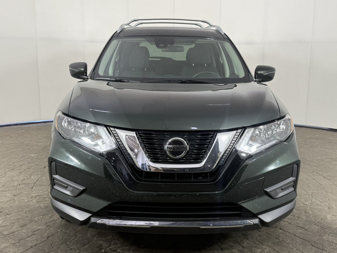 Used 2020 Nissan Rogue SV AWD/4WD image 2