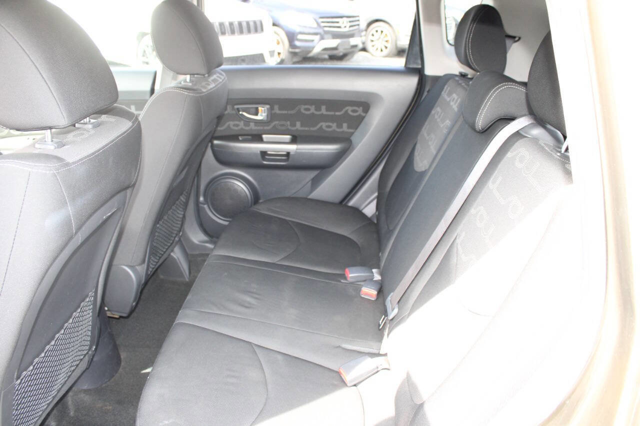 Used 2012 Kia Soul + image 18