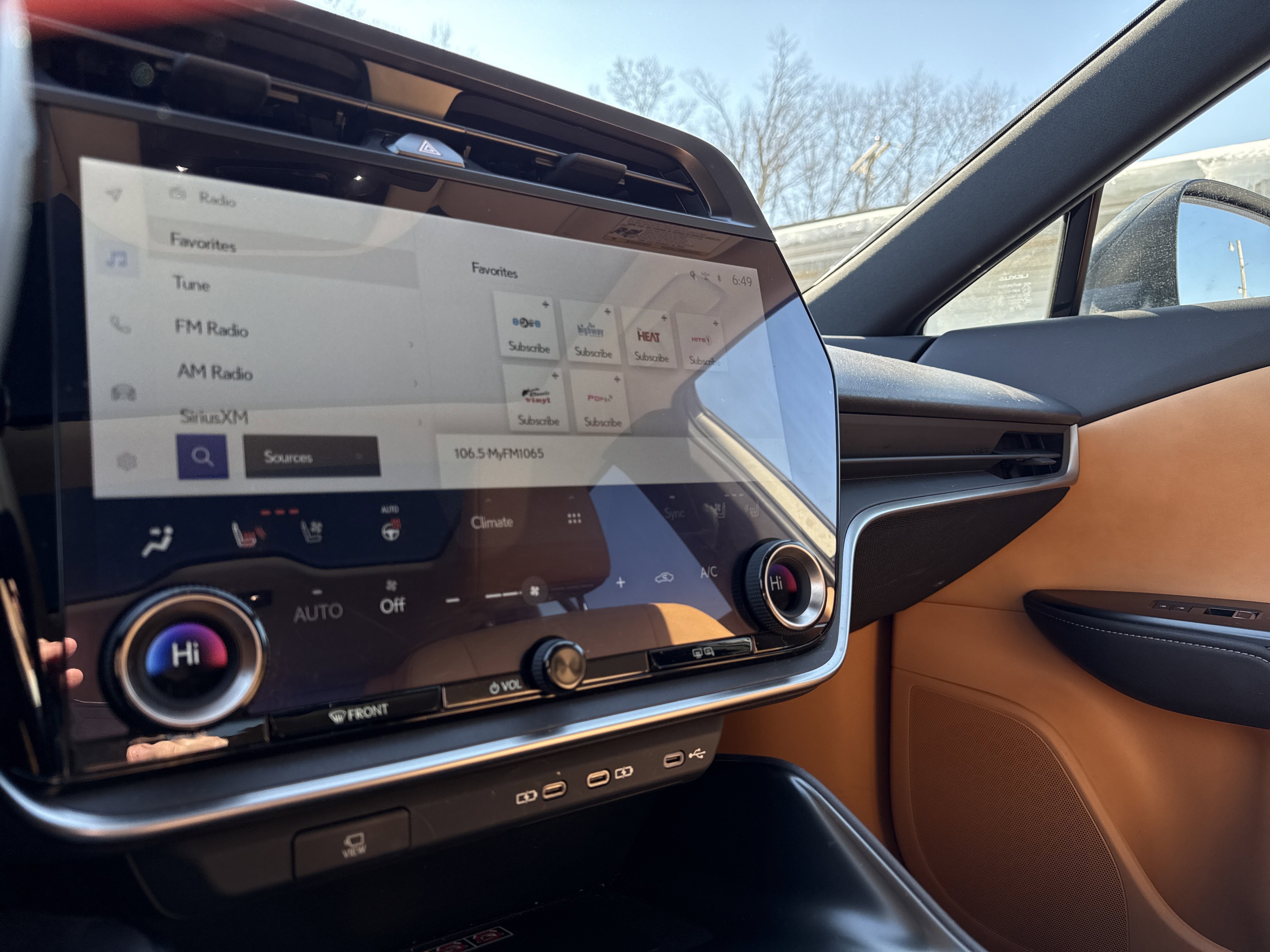 Used 2023 Lexus RZ 450e Premium w/ Accessory Package (2T) image 19