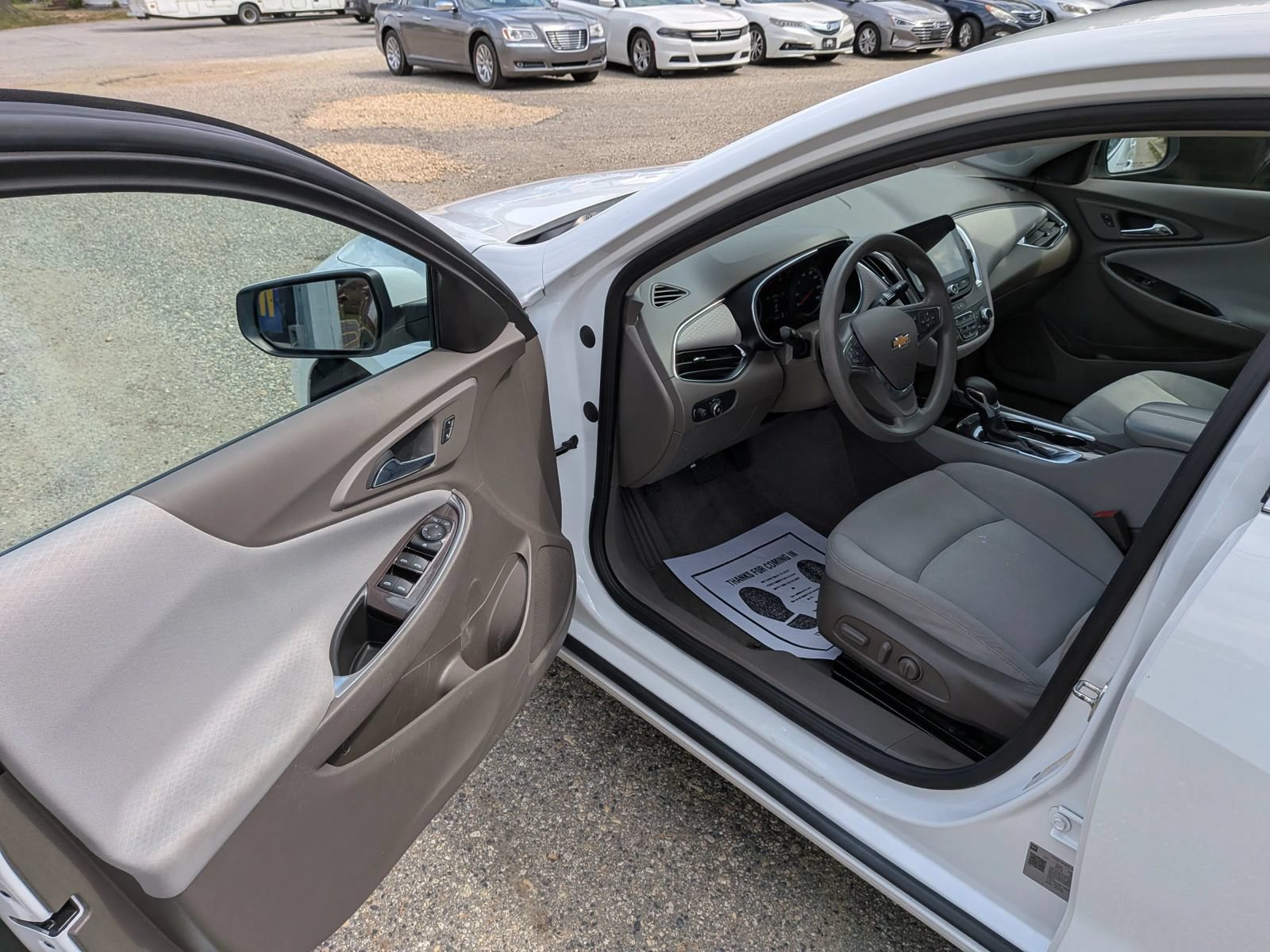 Used 2021 Chevrolet Malibu LT FWD image 20