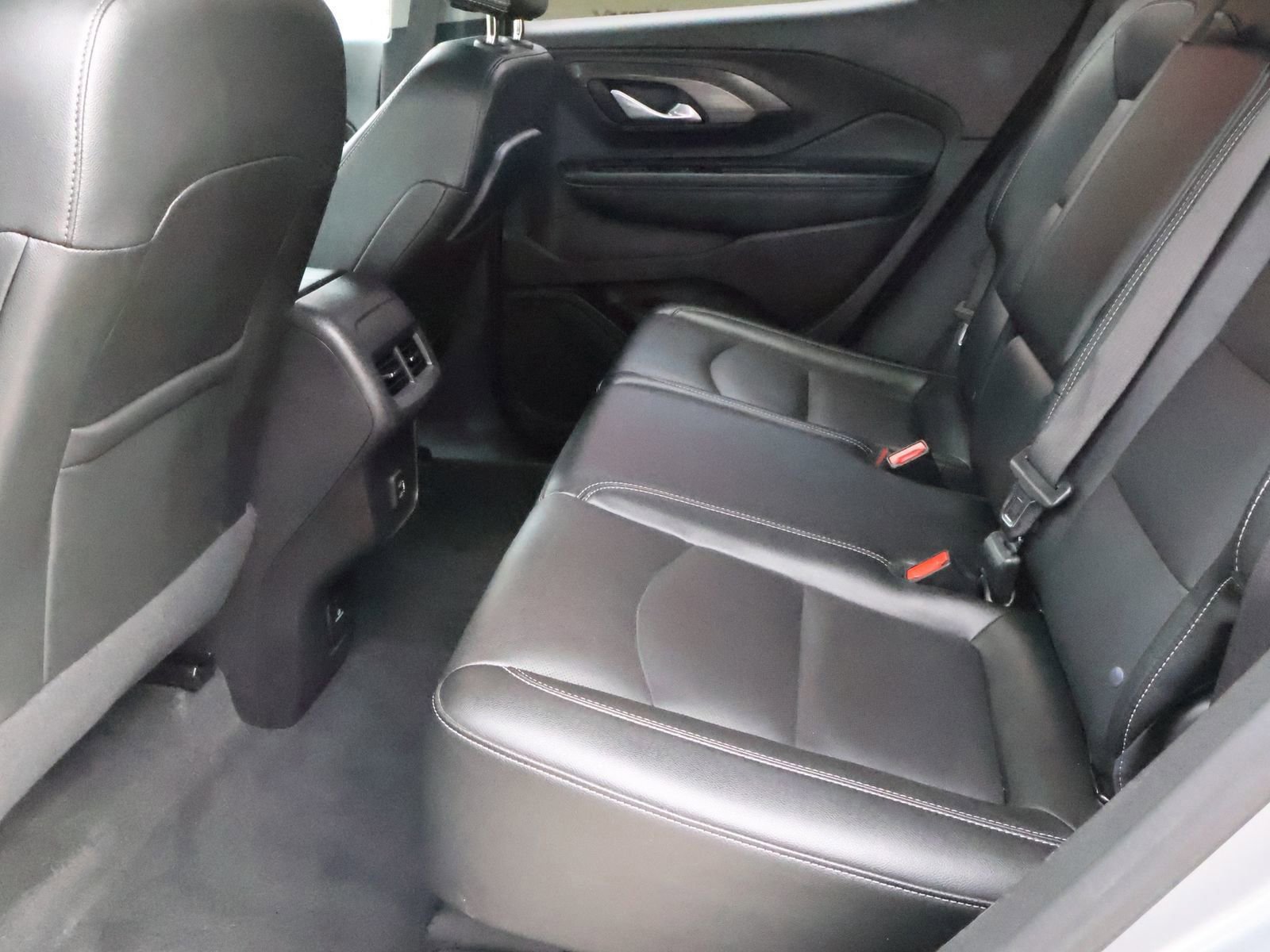 Used 2024 GMC Terrain SLT image 52