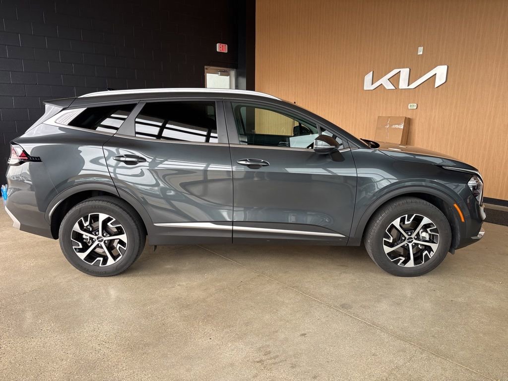 Certified 2023 Kia Sportage EX AWD/4WD image 16