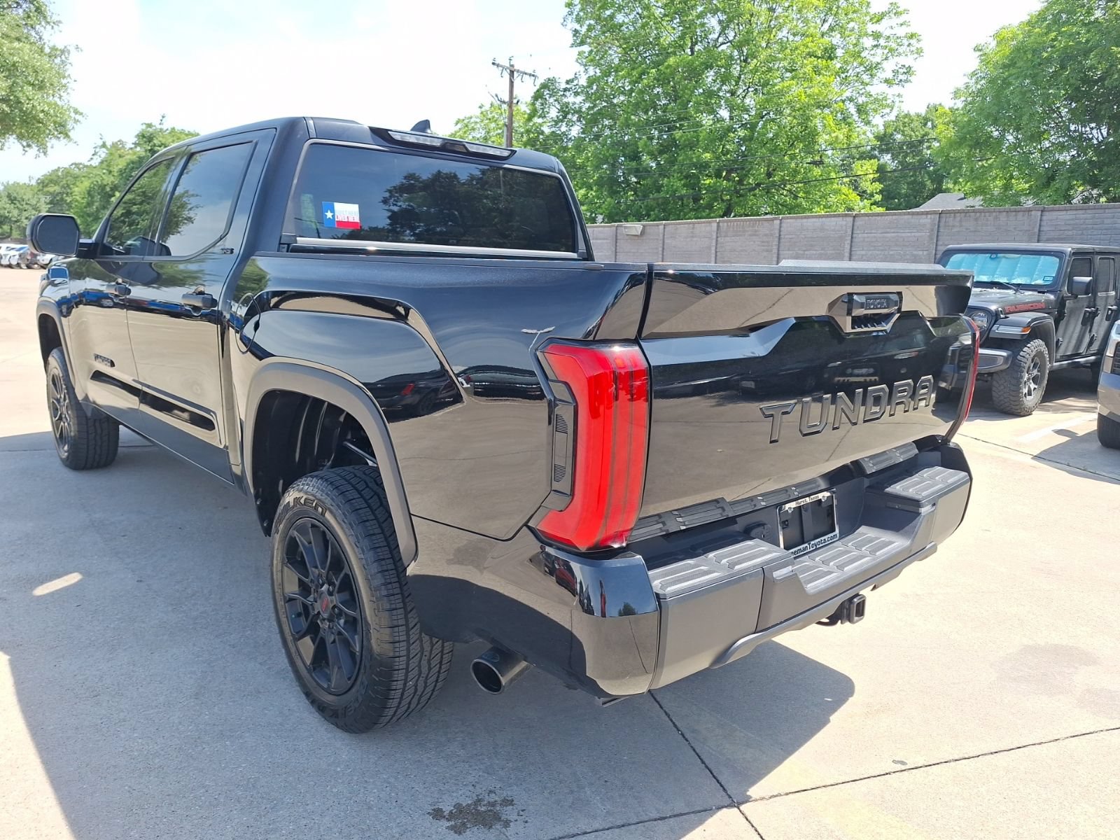 Used 2025 Toyota Tundra SR5 AWD/4WD image 4