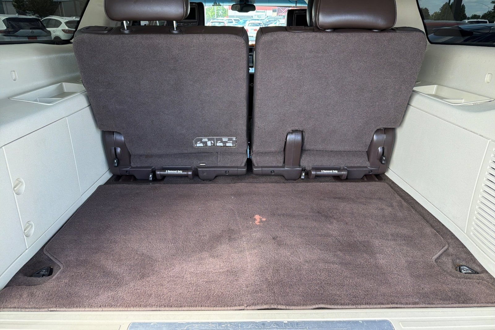 Used 2013 Cadillac Escalade ESV Platinum AWD/4WD image 18