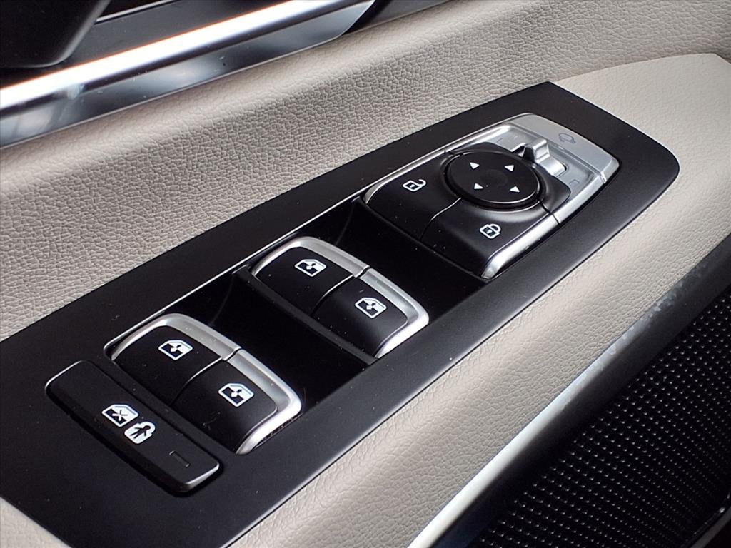 Used 2024 Kia Telluride SX w/ Towing Package image 12