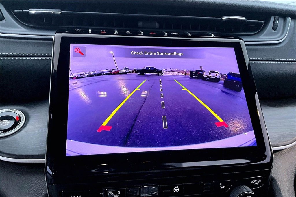 Used 2025 Jeep Grand Cherokee Limited w/ Black Appearance Package image 21