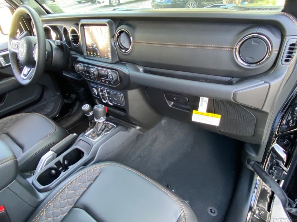 Used 2022 Jeep Gladiator Overland image 20