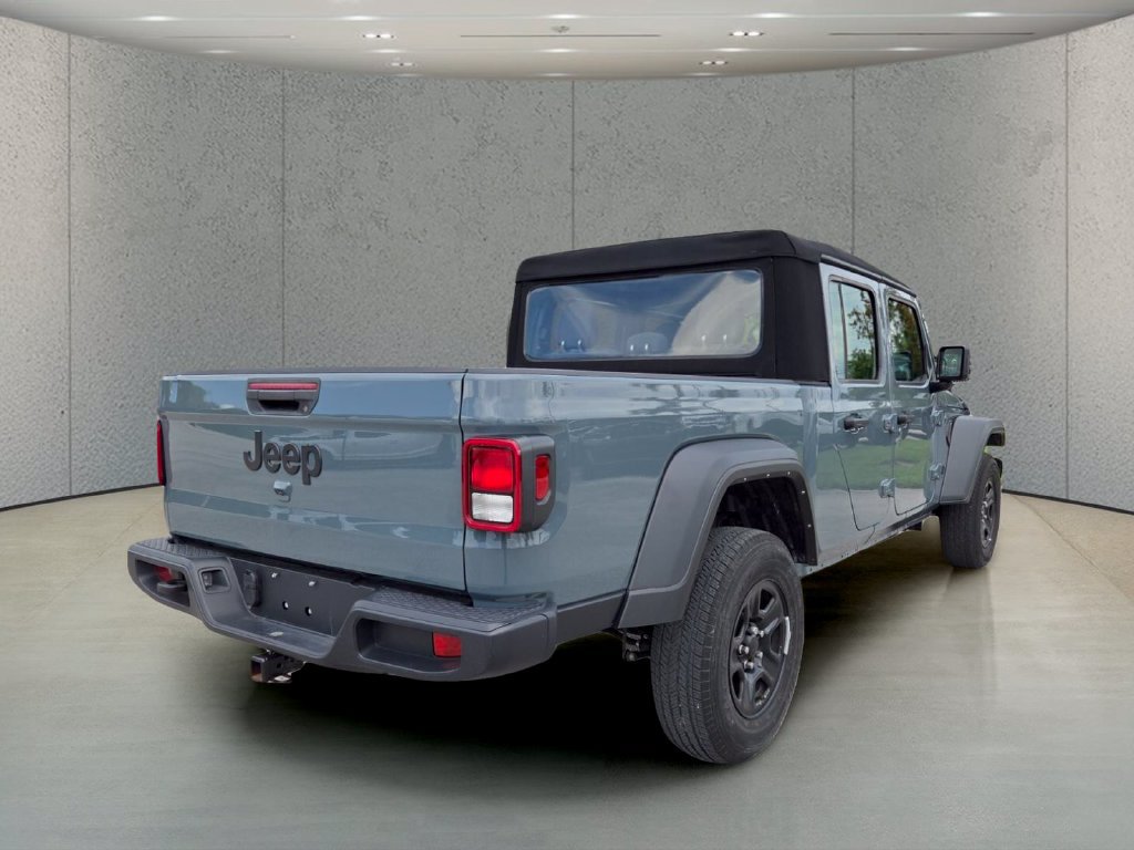 Used 2024 Jeep Gladiator Sport AWD/4WD image 5