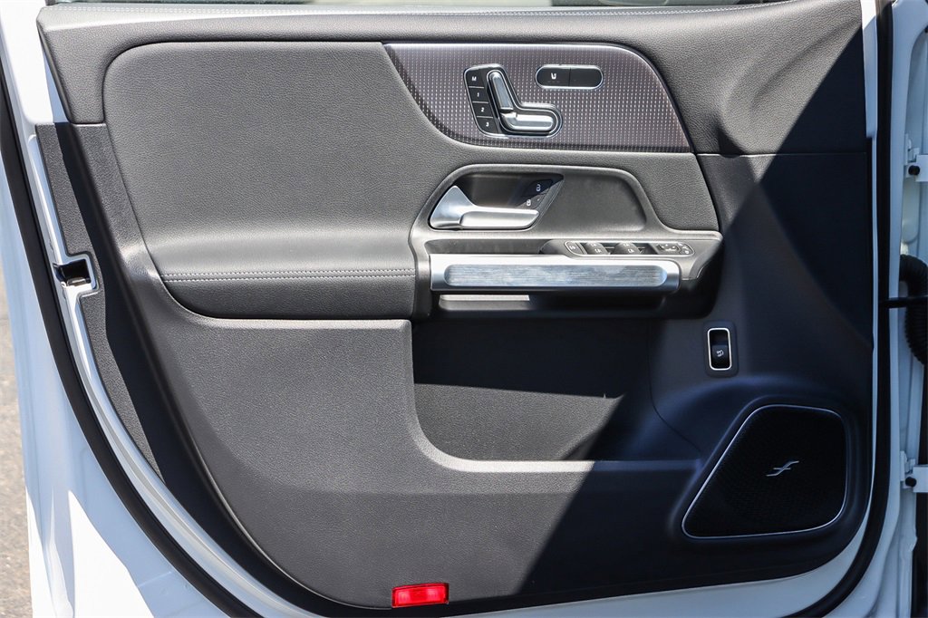 Used 2023 Mercedes-Benz EQB 300 4MATIC image 20