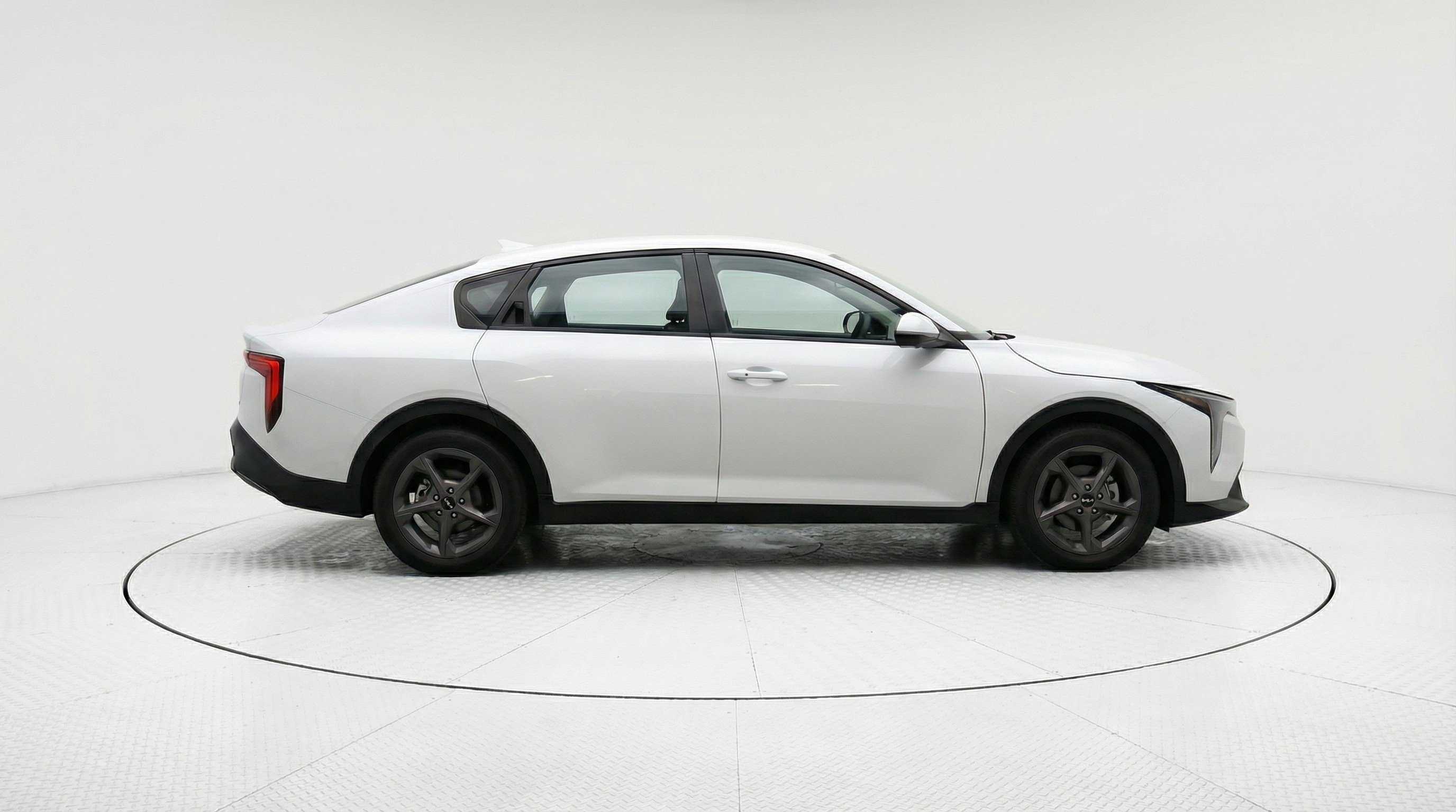 Used 2025 Kia K4 LXS FWD image 11