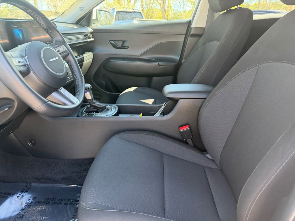Used 2025 Hyundai Kona SEL image 19