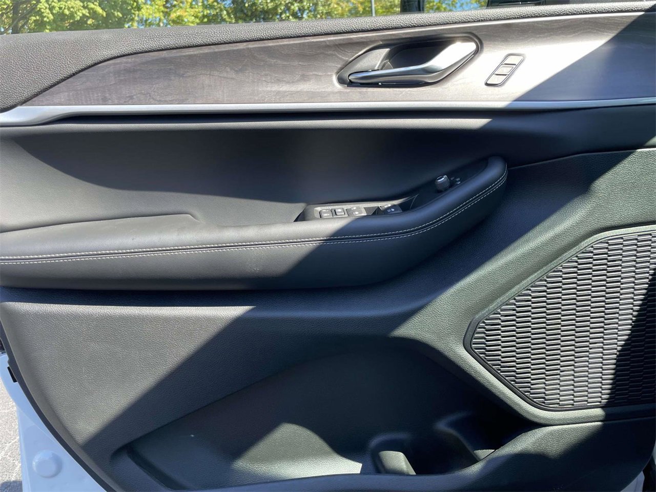 New 2025 Jeep Grand Cherokee L Limited w/ Luxury Tech Group II image 23