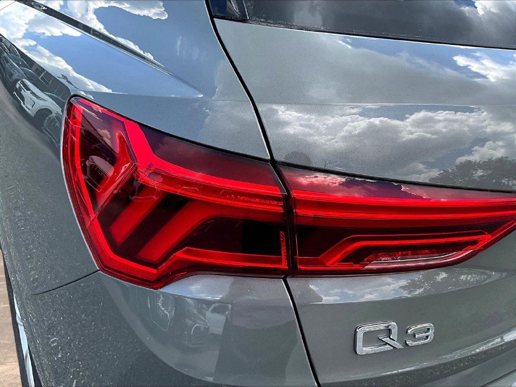 Used 2020 Audi Q3 2.0T Premium Plus AWD/4WD image 23