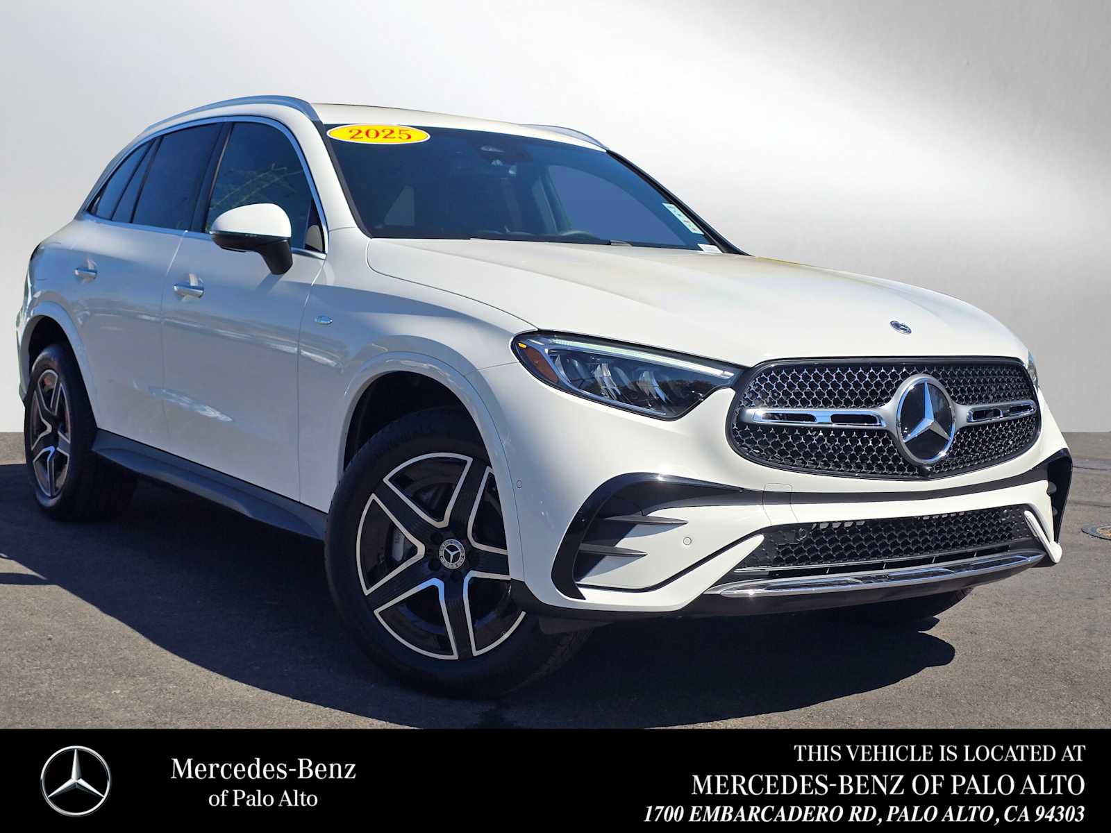 Used 2025 Mercedes-Benz GLC 350e 4MATIC image 1