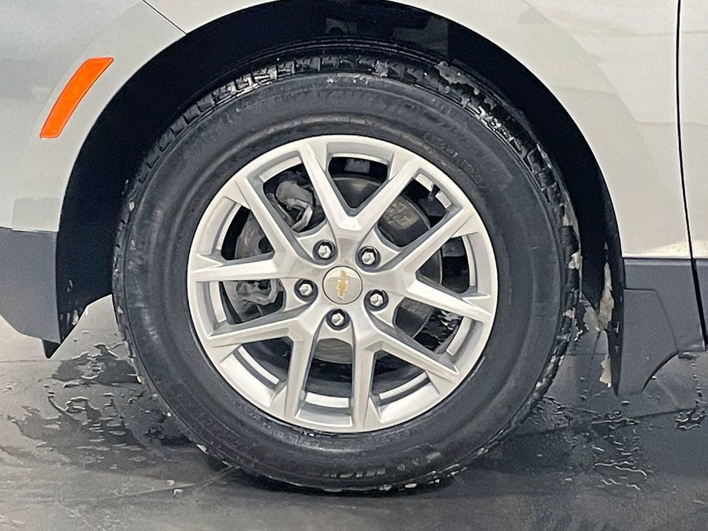 Used 2023 Chevrolet Equinox LT image 32