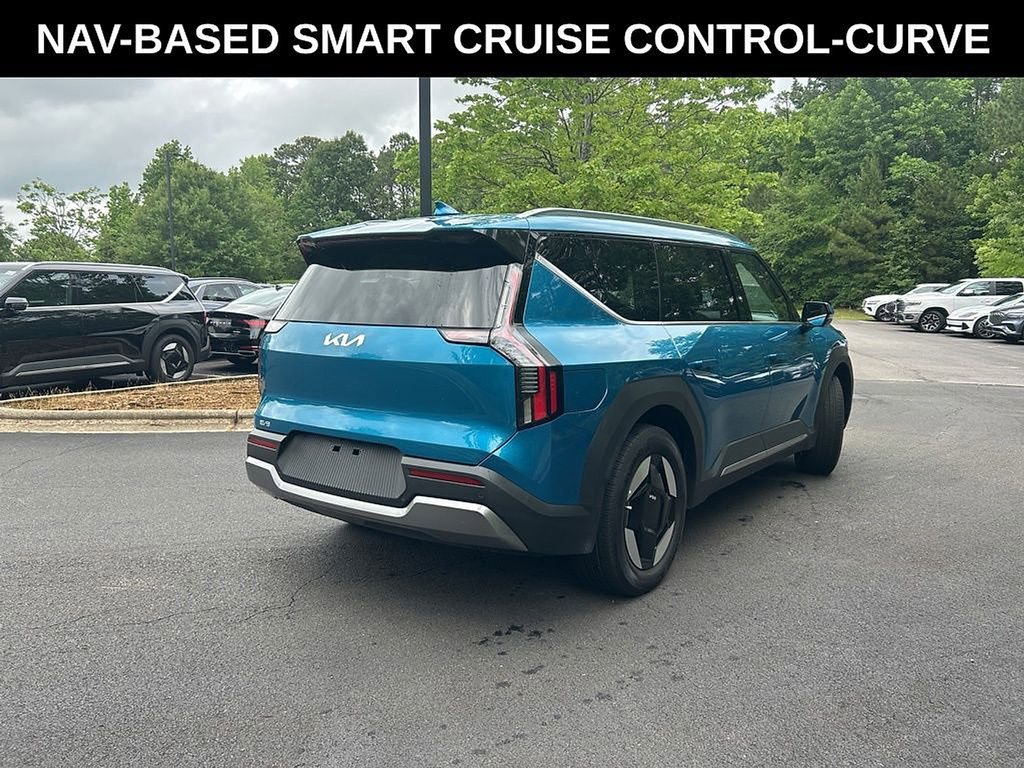 Used 2025 Kia EV9 Wind AWD/4WD image 3