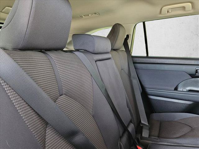Used 2023 Toyota Highlander L FWD image 17