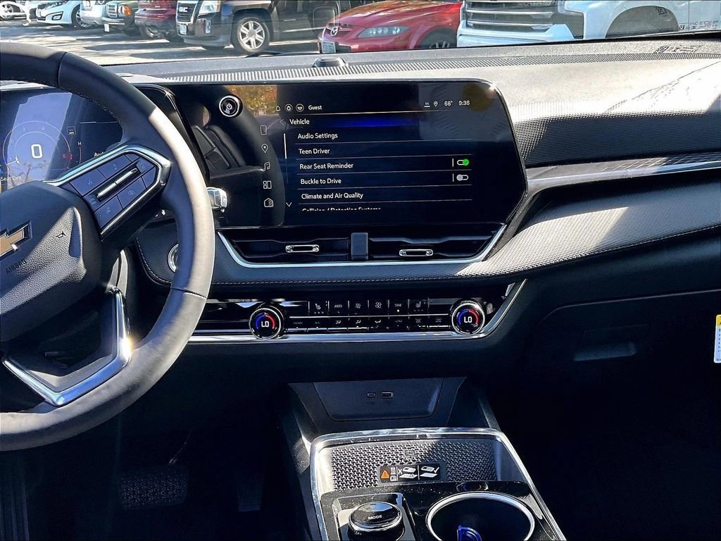 New 2026 Chevrolet Equinox LT w/ Convenience Package II AWD/4WD image 13