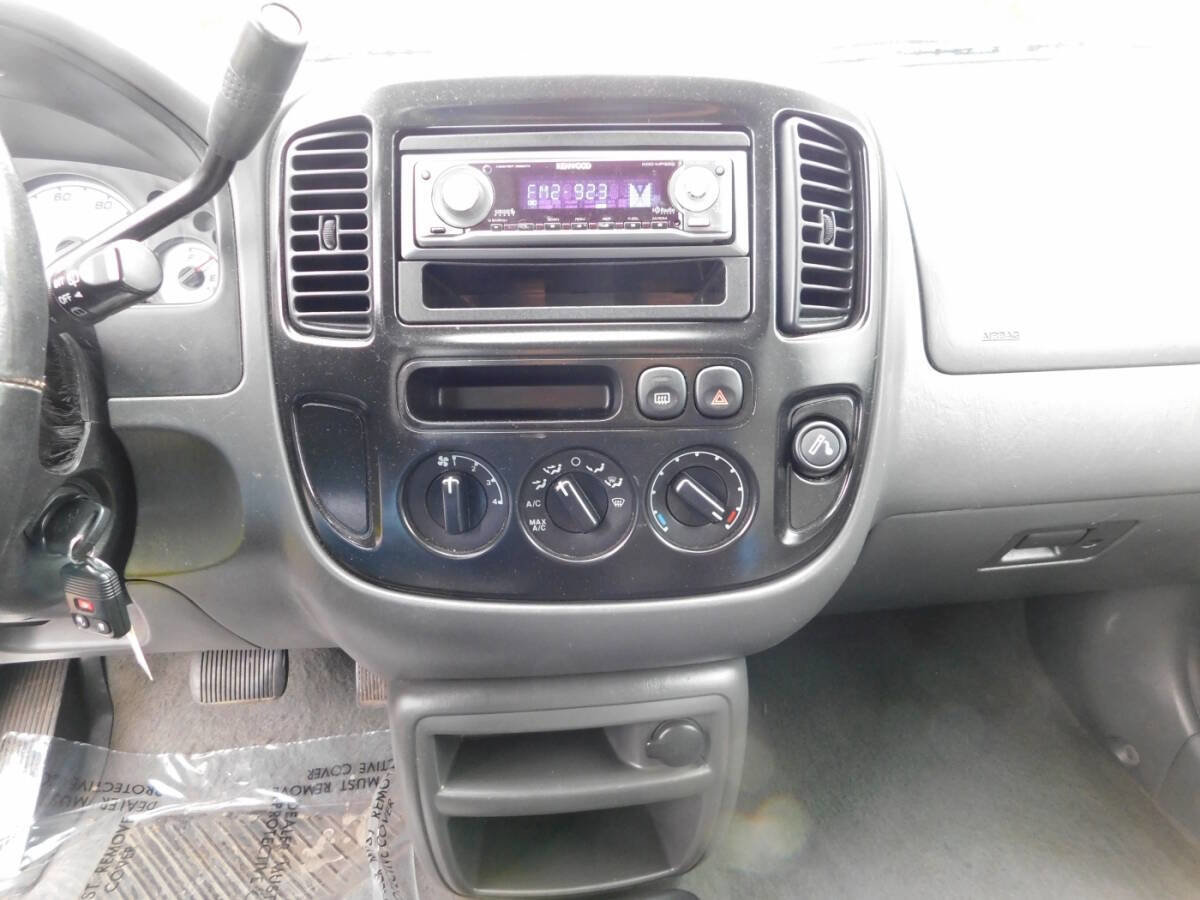 Used 2003 Ford Escape XLT image 10