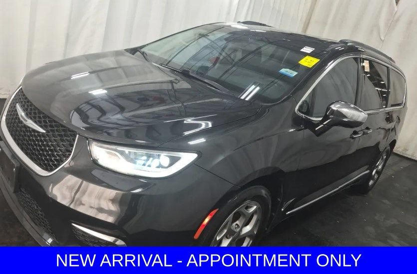 Used 2022 Chrysler Pacifica Limited FWD image 1