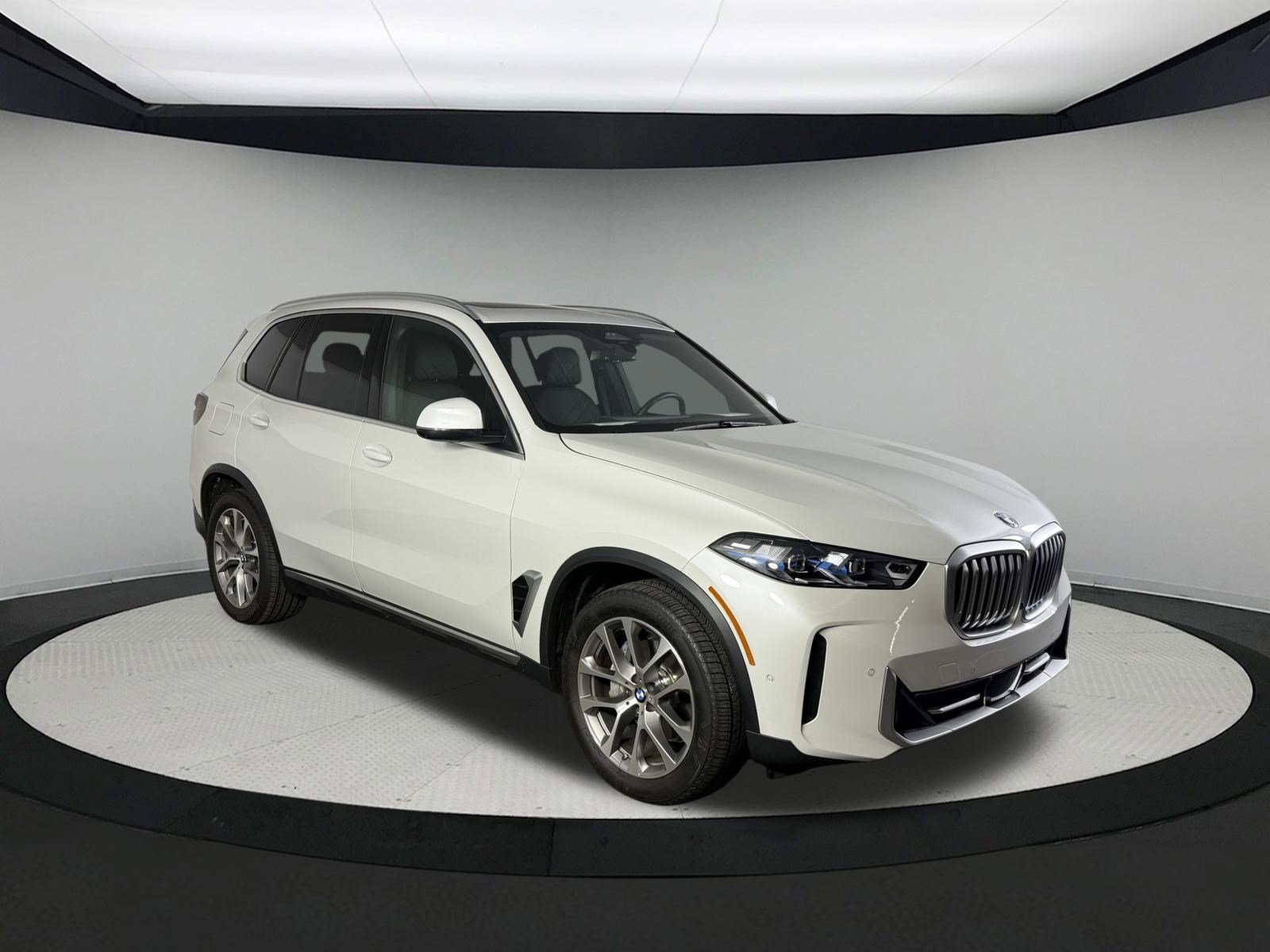Certified 2025 BMW X5 xDrive40i AWD/4WD image 3