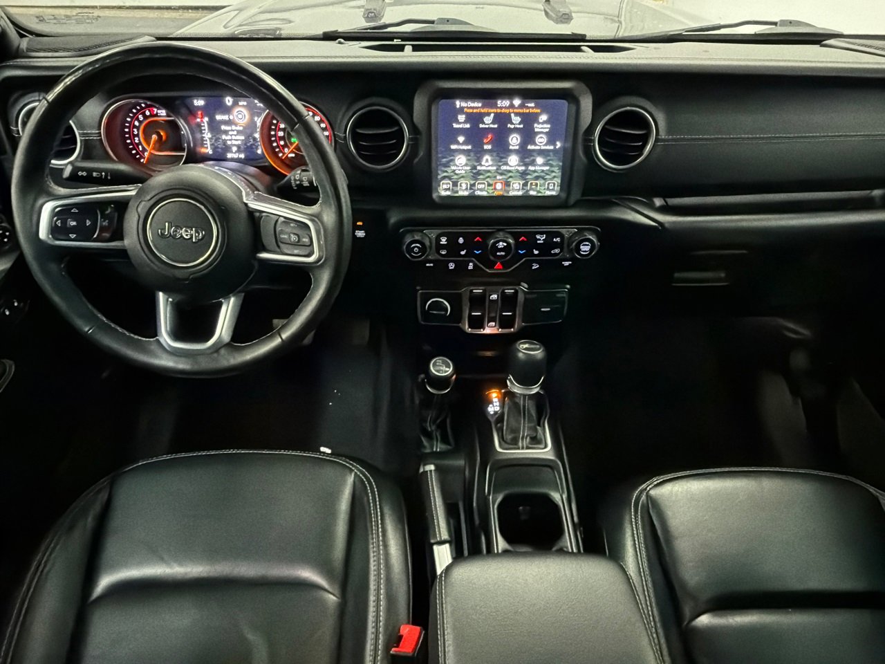 Used 2019 Jeep Wrangler Unlimited Sahara w/ Uconnect 4C Nav & Sound Group image 17