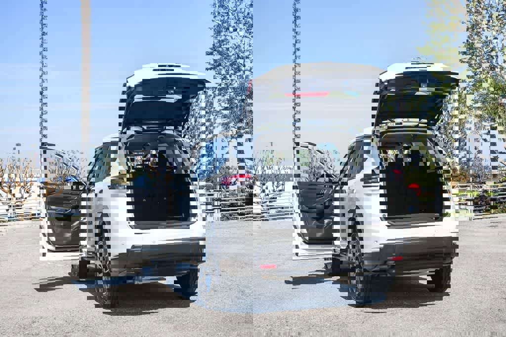 Used 2024 Nissan Rogue S image 26