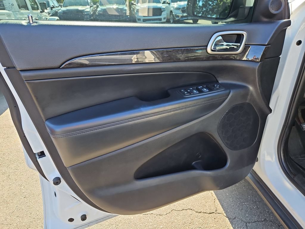 Used 2013 Jeep Grand Cherokee Laredo AWD/4WD image 11