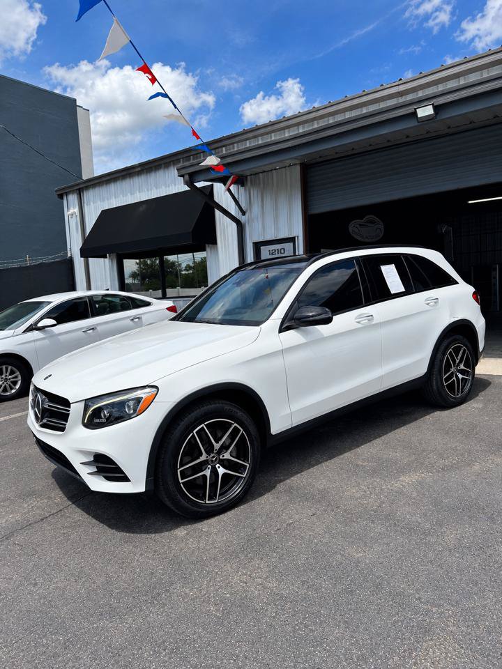Used 2017 Mercedes-Benz GLC 300 4MATIC image 25
