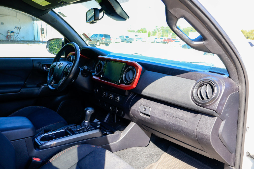 Used 2020 Toyota Tacoma TRD Sport RWD image 9