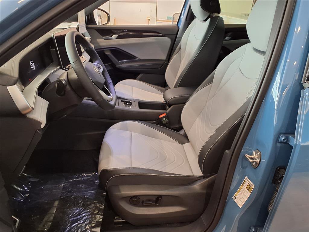 New 2026 Volkswagen Tiguan SE R-Line image 4