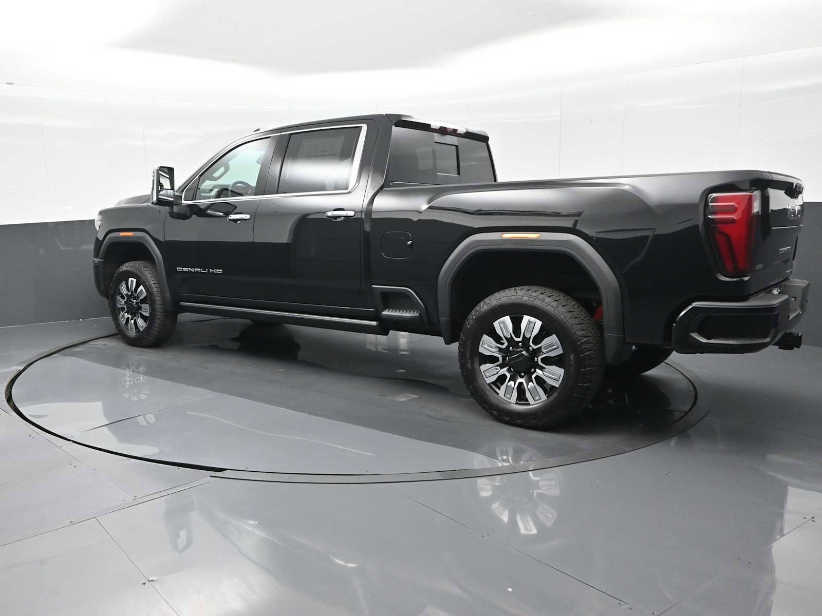New 2025 GMC Sierra 2500 Denali w/ Technology Package image 6