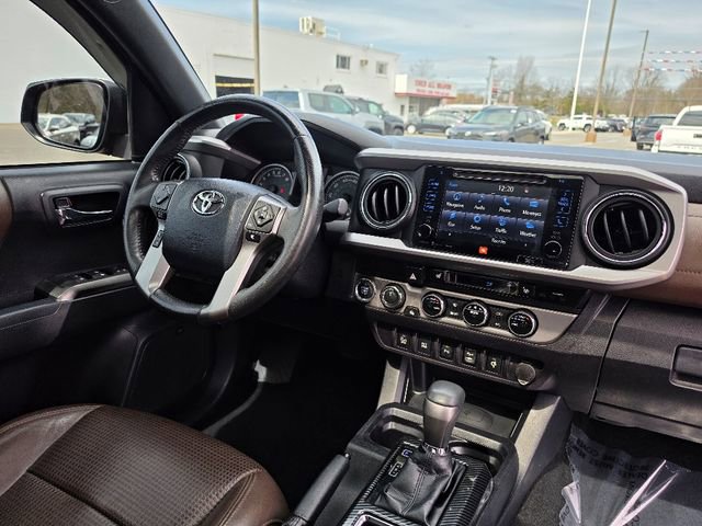 Used 2017 Toyota Tacoma Limited w/ Tow Package AWD/4WD image 13