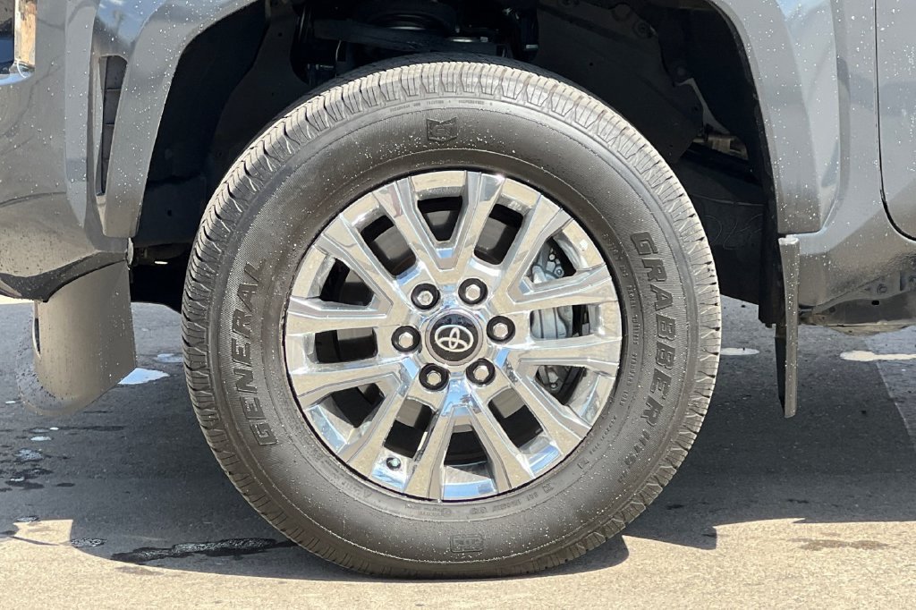 Certified 2025 Toyota Tacoma Limited AWD/4WD image 28