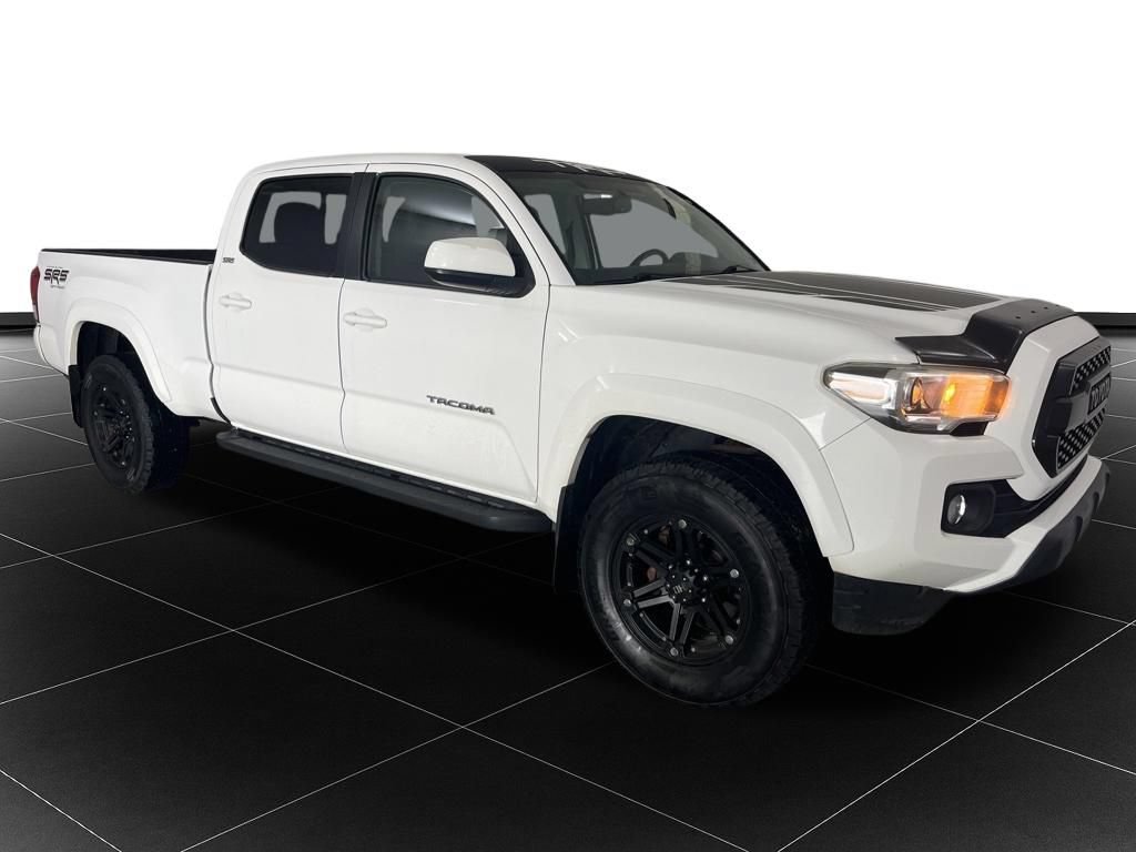 Used 2016 Toyota Tacoma SR5 AWD/4WD image 7