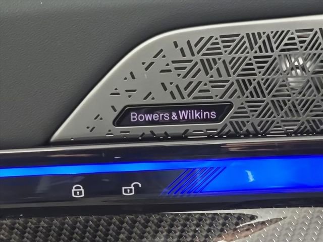 Used 2025 BMW M5 w/ Carbon Package image 16