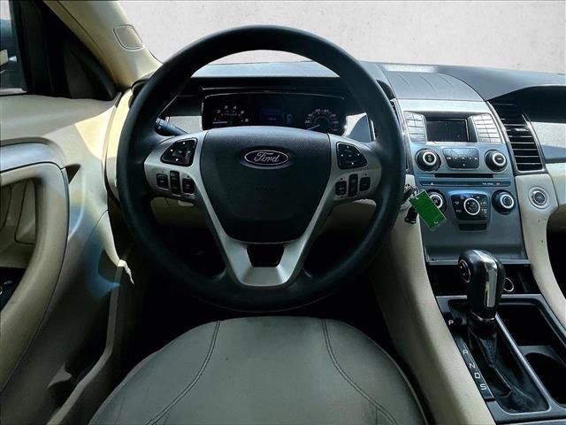 Used 2015 Ford Taurus SE FWD image 7