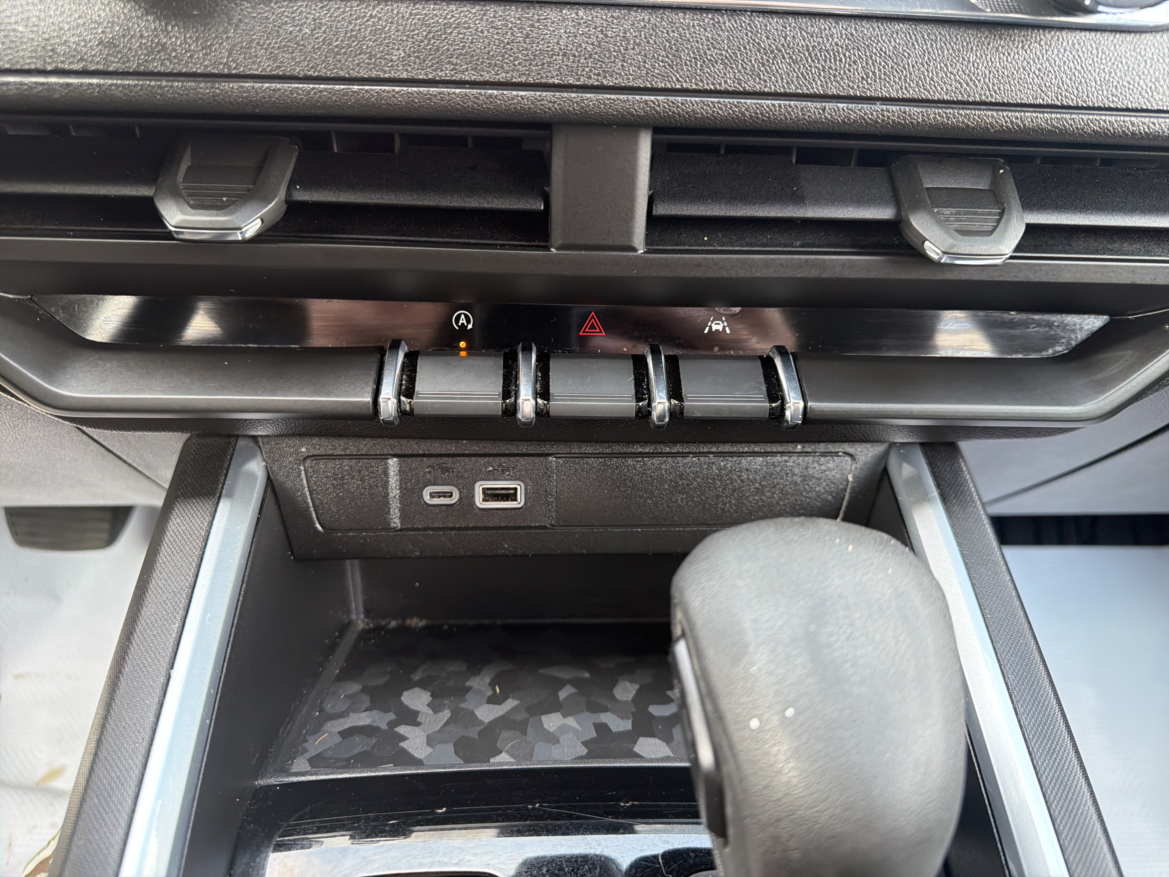 Used 2024 Chevrolet Colorado Trail Boss w/ Technology Package AWD/4WD image 26