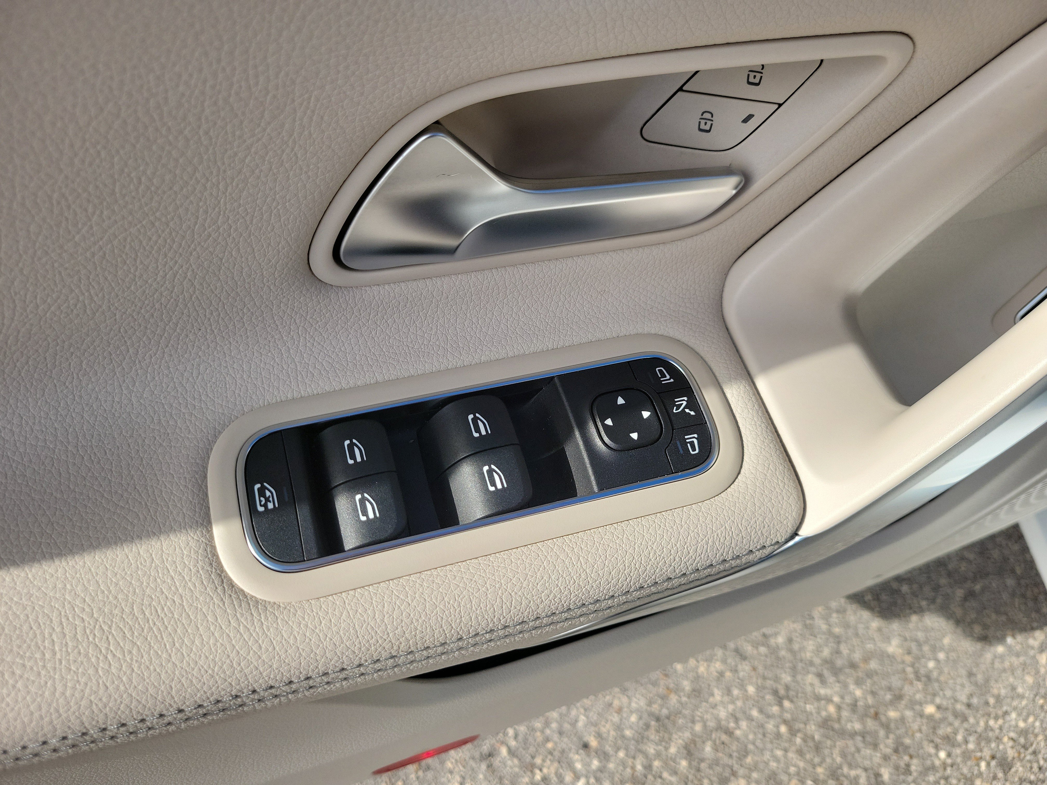 Used 2025 Mercedes-Benz CLA 250 image 24