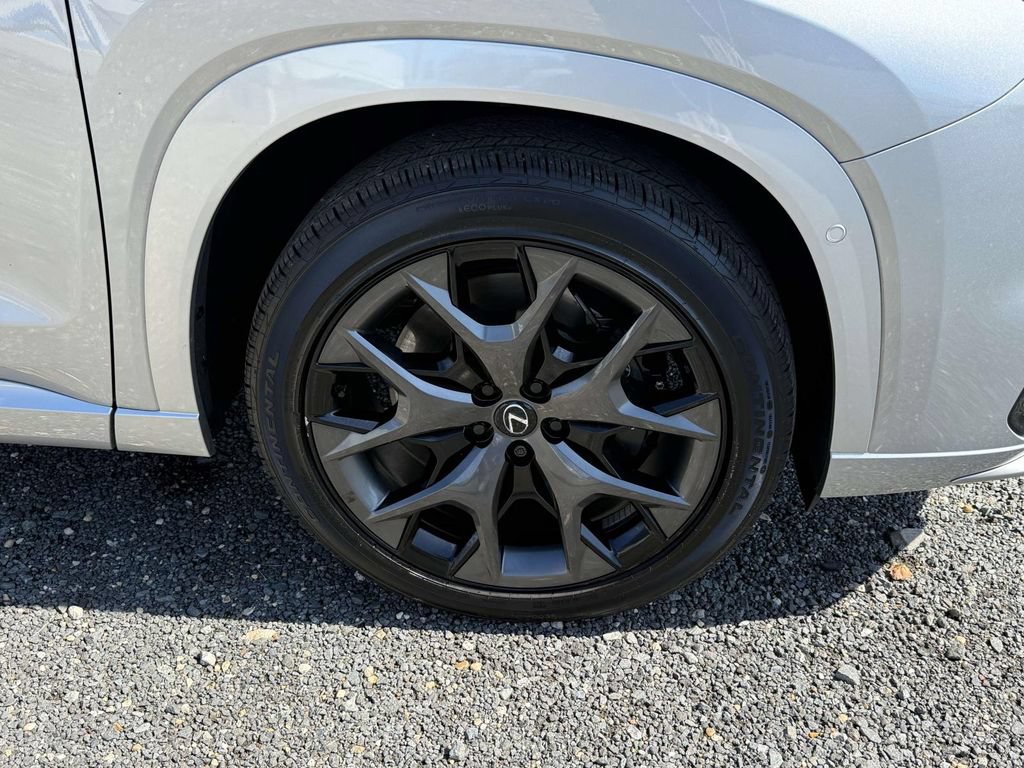 Used 2025 Lexus TX 500h AWD w/ Technology Package image 7