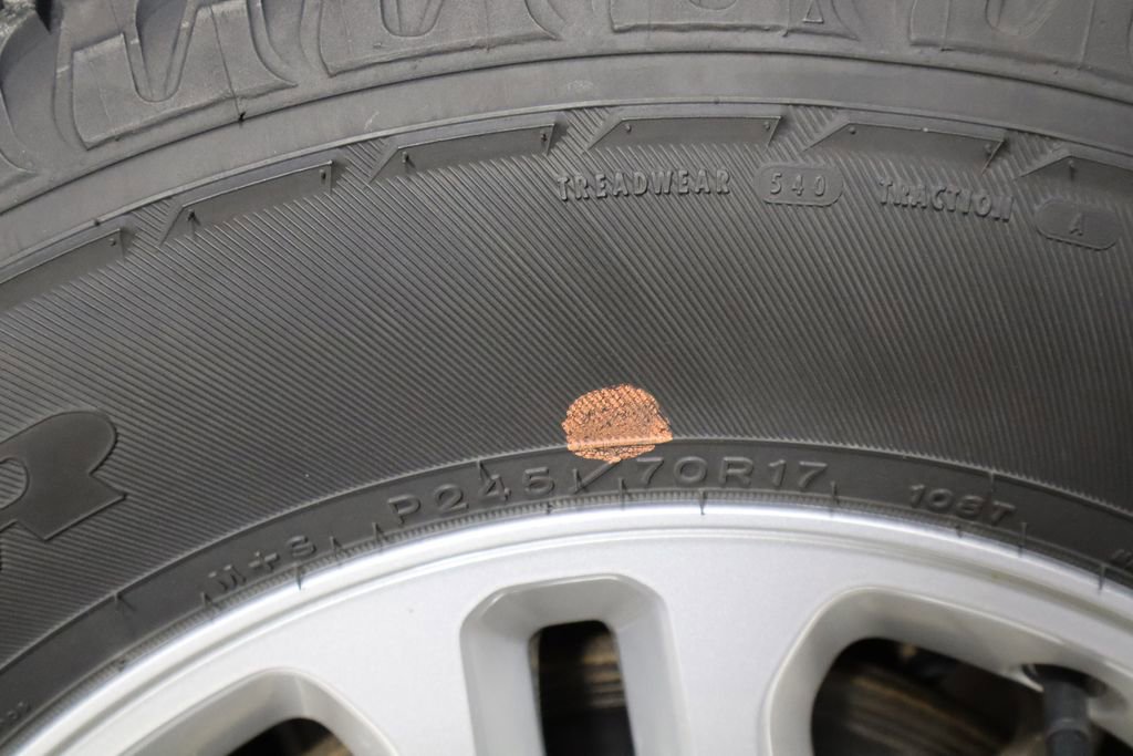 Used 2023 Jeep Grand Cherokee Laredo image 38