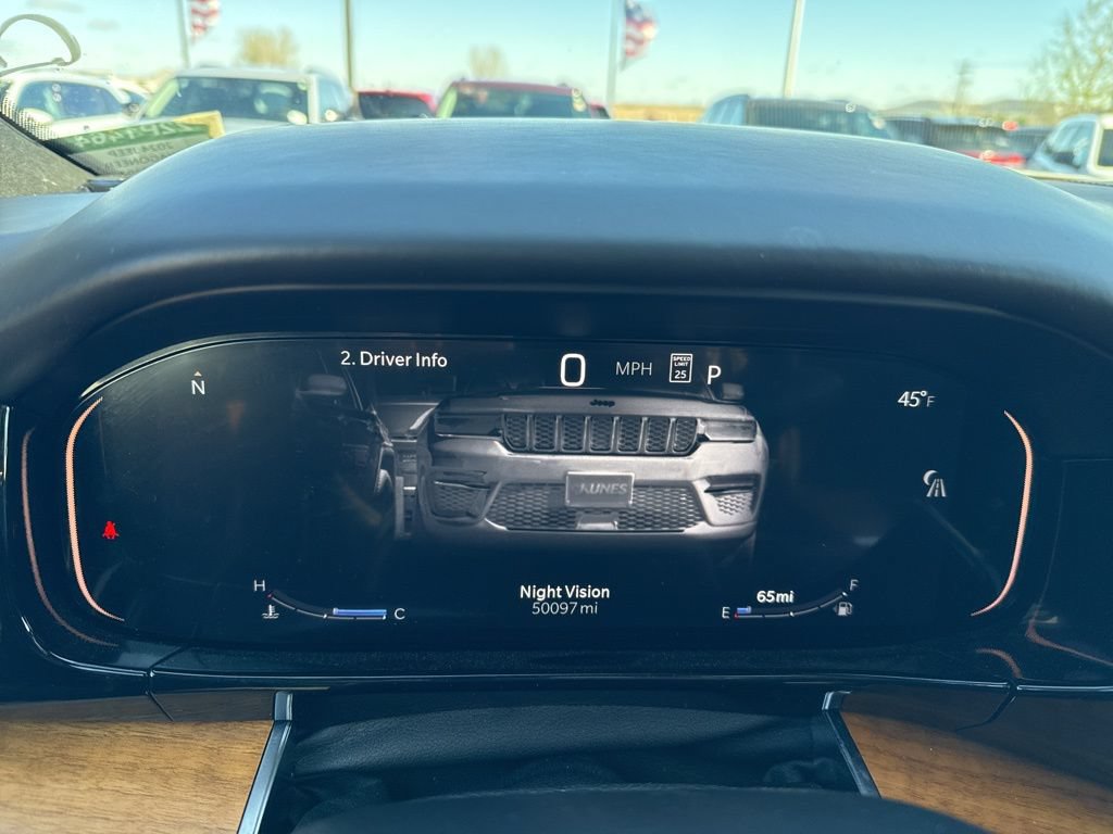 Used 2024 Jeep Grand Wagoneer L Series III AWD/4WD image 15