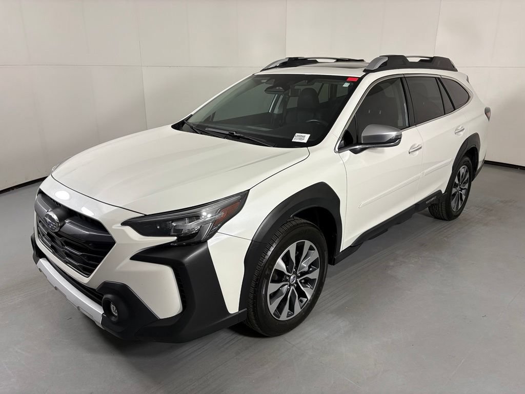 Used 2023 Subaru Outback Touring AWD/4WD image 4