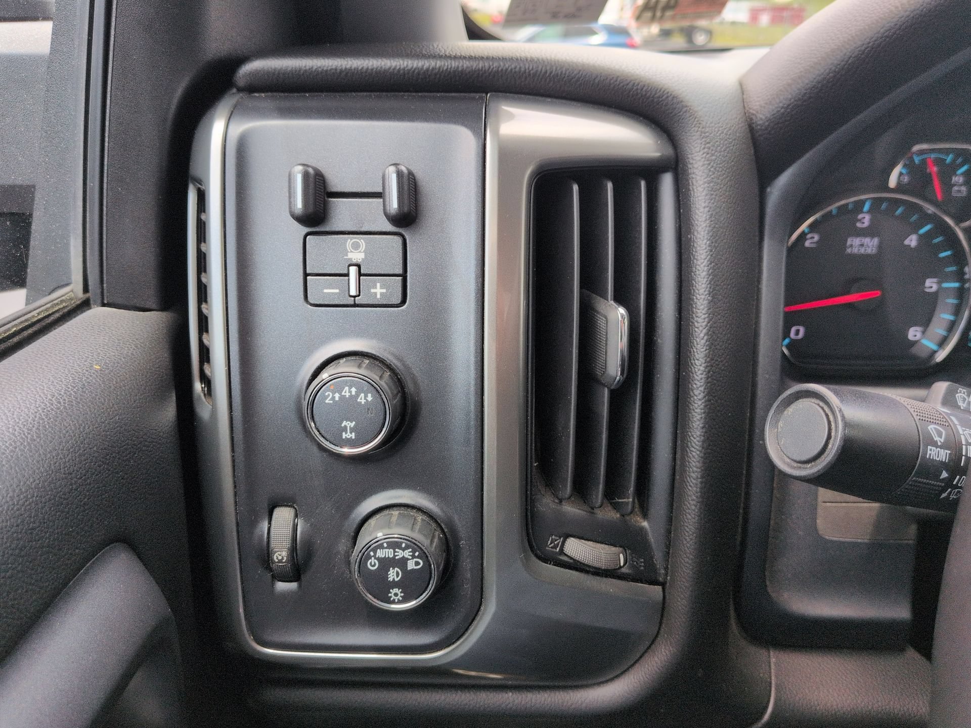 Certified 2018 Chevrolet Silverado 2500 LT w/ All Star Edition AWD/4WD image 17